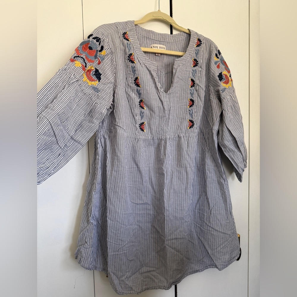 5 for $25 BUNDLE OFFER Knox Rose Blue White Striped Embroidered Tunic Dress